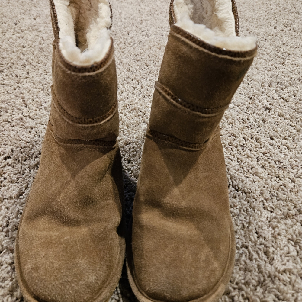 BearPaw Brown Ankle Boots with Cream Lining